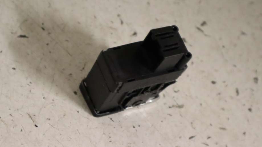 Bryter elektrisk håndbrekk/parkbrems til Audi A6 2011-2014 (Type IV, Fase 1) (C7) (C7) (AUDI|4G1 927 225 B|)