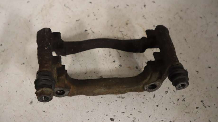 Bremsecaliper brakett til Mercedes GLA, 2014-2020 (X156) (X156) (MERCEDES|A 000 421 59 06)