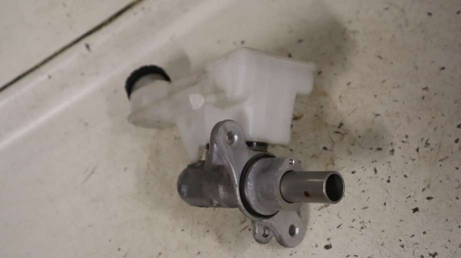 Bremsepumpe hoved til Mercedes GLA 2014-2020 (X156) (X156) (MERCEDES|A 246 430 03 01|)
