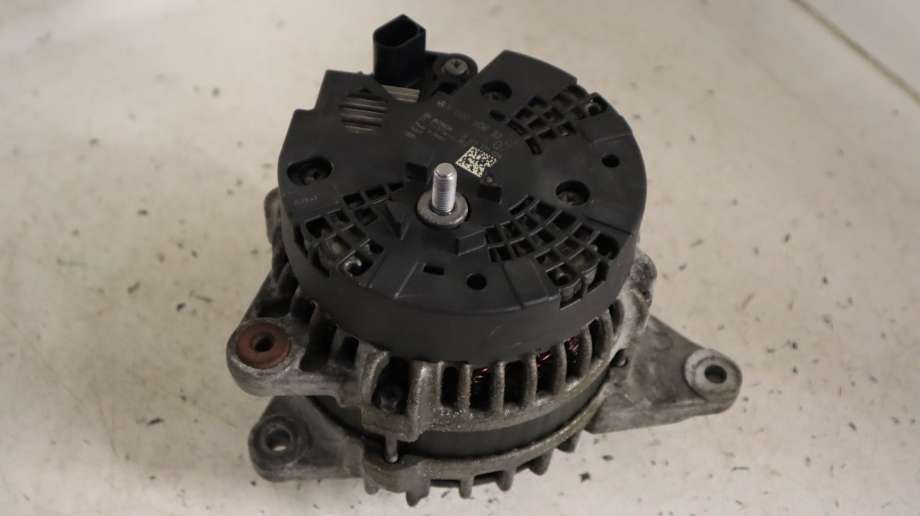 Dynamo til Mercedes GLA 2014-2020 (X156) (X156) (MERCEDES|A 000 906 33 22|)