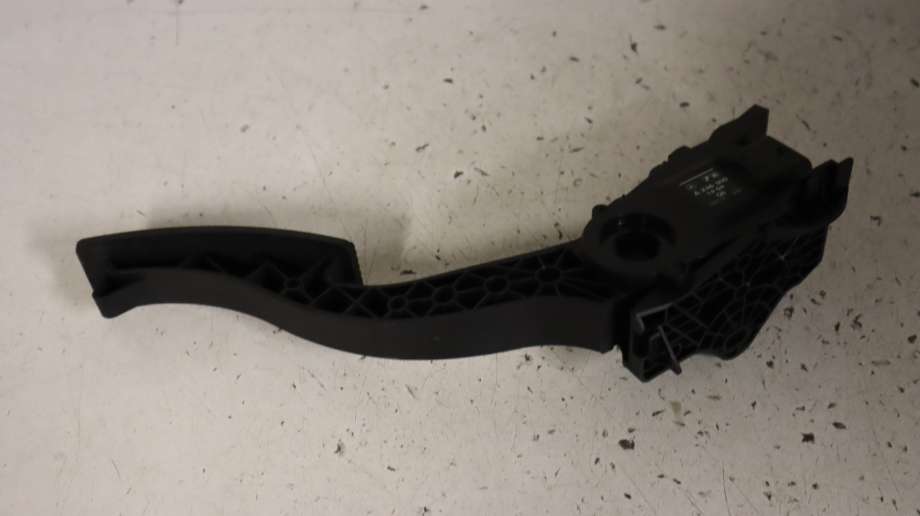 Pedal gass til Mercedes GLA 2014-2020 (X156) (X156) (MERCEDES|A 246 300 14 04|)