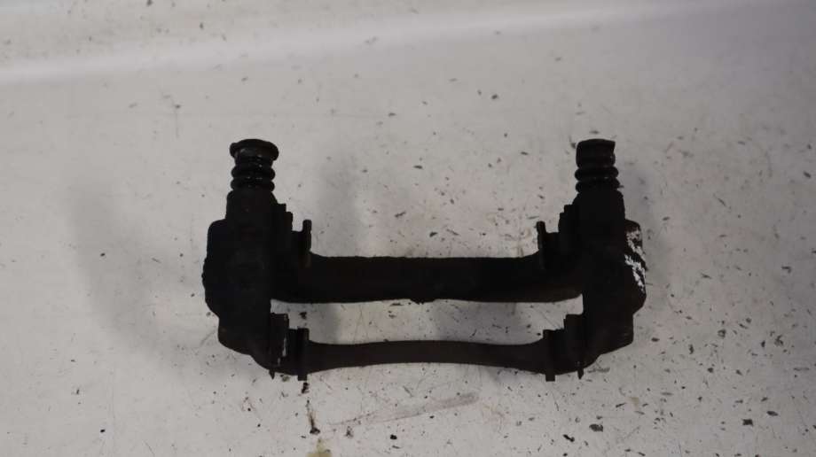 Bremsecaliper brakett til Toyota Avensis 2009-2015 (Type III, Fase 1)  (TOYOTA|4772209180|)