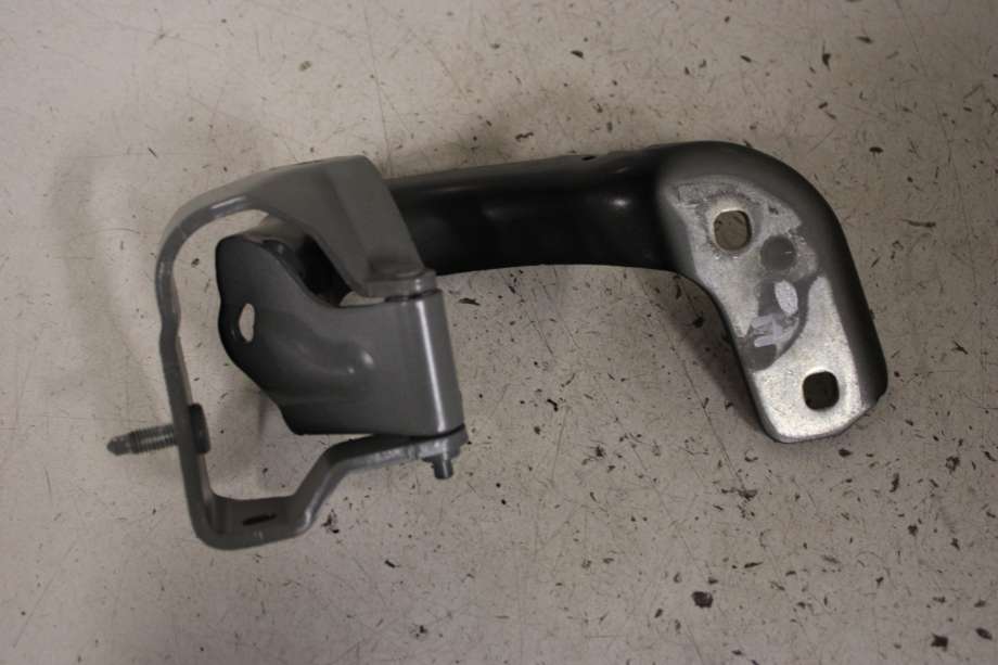 Hengsler til Audi A6 2011-2014 (Type IV, Fase 1) (C7) (C7) (AUDI|4G9 827 300 A|4G9 827 300|)