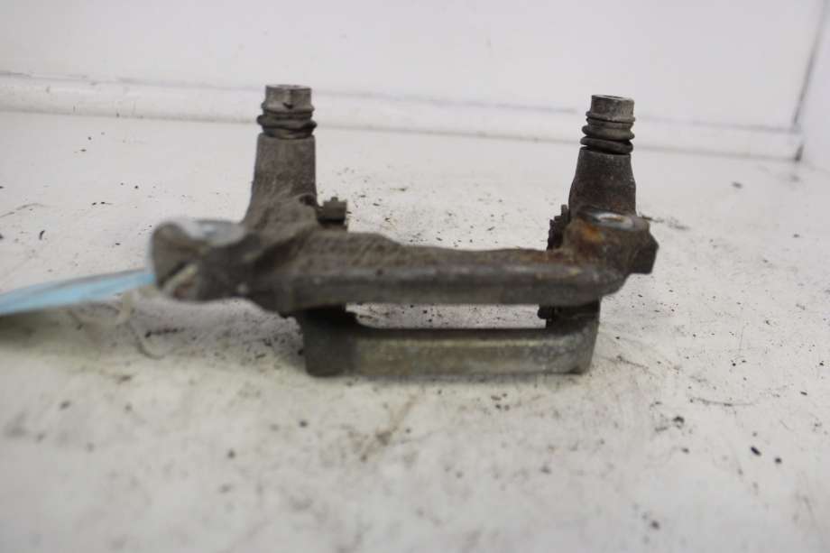 Bremsecaliper brakett til Mitsubishi Outlander 2015-->> (Type III, Fase 2)  (MITSUBISHI|4605C032|)