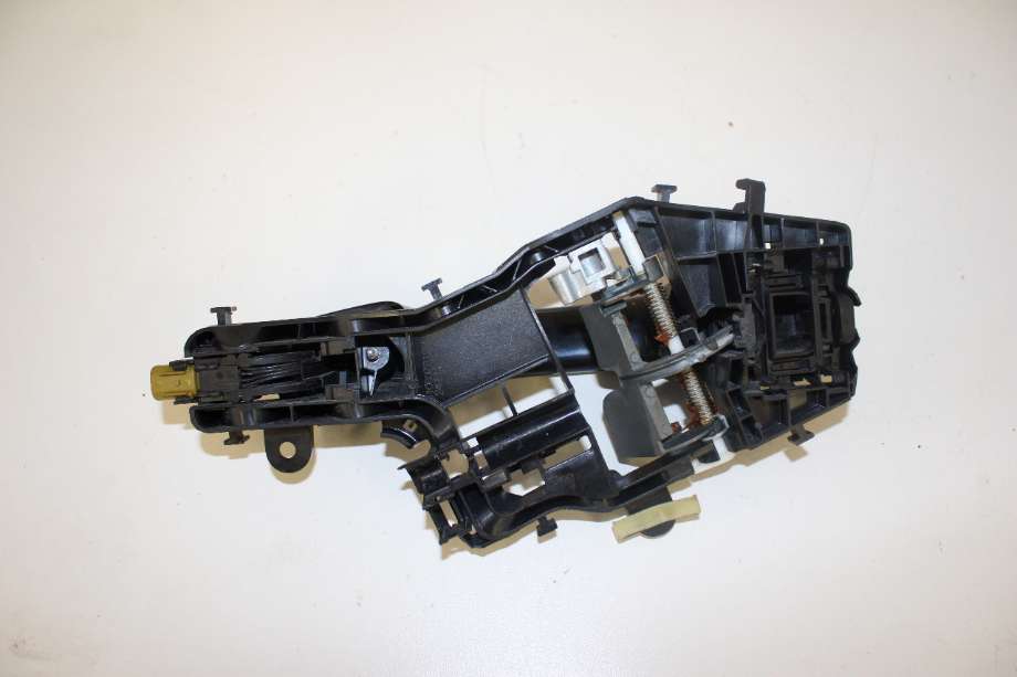 Dørhåndtak utv høyre bak til VW Passat 2015-2019 (Fase 1) (B8) (B8) (VOLKSWAGEN|510 837 205 L|510 837 812 H|)