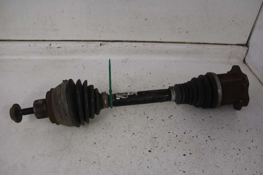 Drivaksel høyre foran til Audi A4 2007-2014 (Type IV) (B8) (B8) (AUDI|8K0 407 271 AJ|8K0 407 451 DX|)