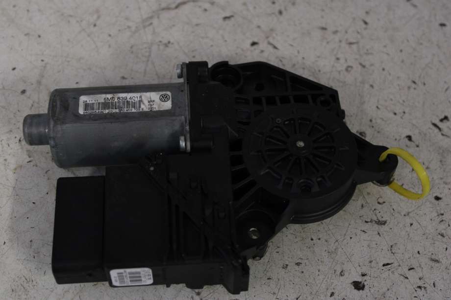 Ruteheis venstre bak til VW Golf, Plus/Cross 2009-2013 (Fase 2)  (VOLKSWAGEN|5K0 959 703 E|)
