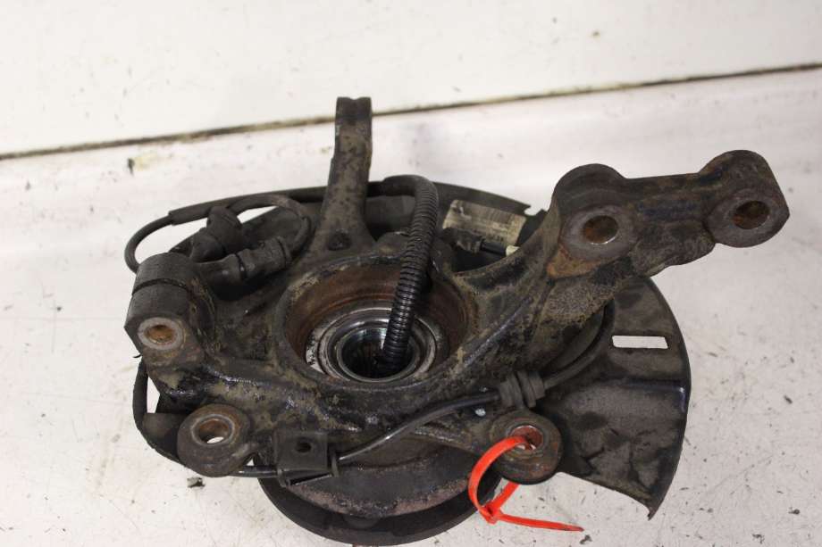 Hjulspindel venstre foran til Kia Rio, 2011-2017 Type III  (KIA|517151W001)