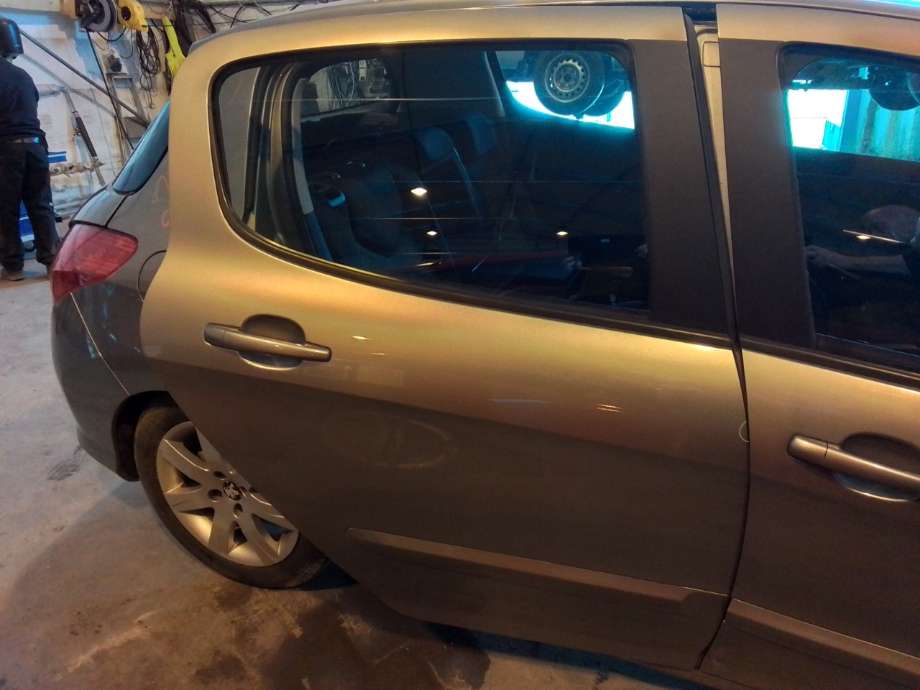 Dør høyre bak til Peugeot 308 2011-2013 (Type I, Fase 2) (PEUGEOT|9008 W9|)