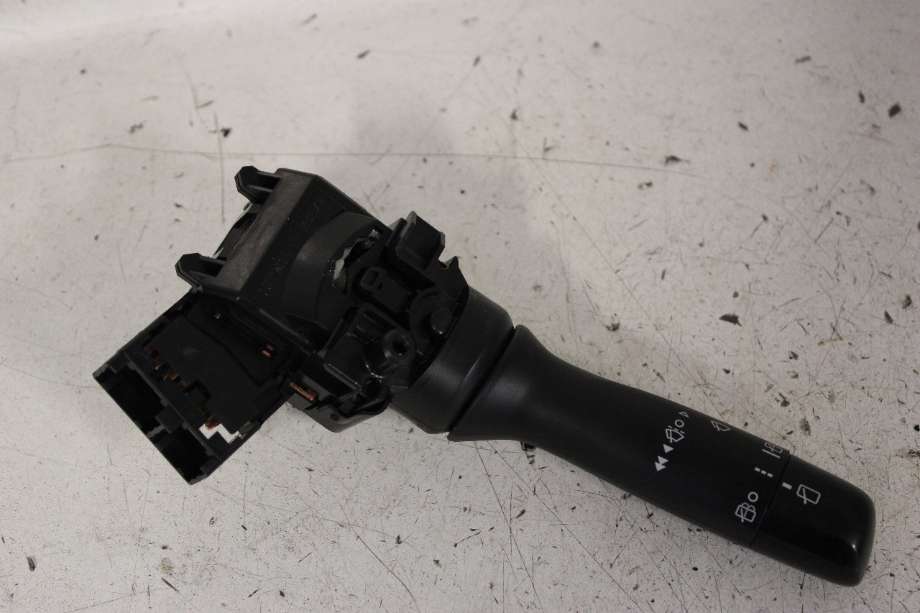 Bryter visker til Toyota Urban Cruiser 2009-2014 (TOYOTA|8465252230|)