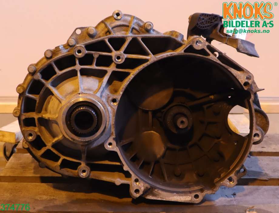 Girkasse manuell 6-trinn til VW Transporter / Caravelle 2015-2019 (T6) (T6) (VOLKSWAGEN|0A5 300 048 J|)
