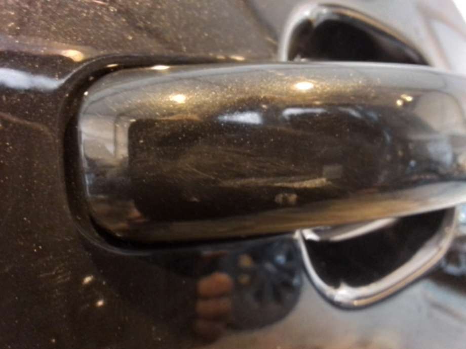 Dørhåndtak utv venstre bak til Audi A1 2010-2014 (Type I, Fase 1)  (AUDI|8T0 837 885 B|8T0 837 205 A|)