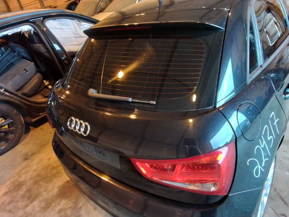 Bakluke combi til Audi A1 2010-2014 (Type I, Fase 1) (AUDI|8X4 827 023|)