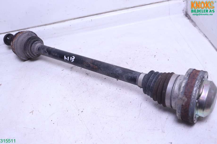 Drivaksel høyre bak til Audi A6, Allroad 2012-2014 (Type III, Fase 1) (C7) (C7) (AUDI|8R0 501 203 C|)