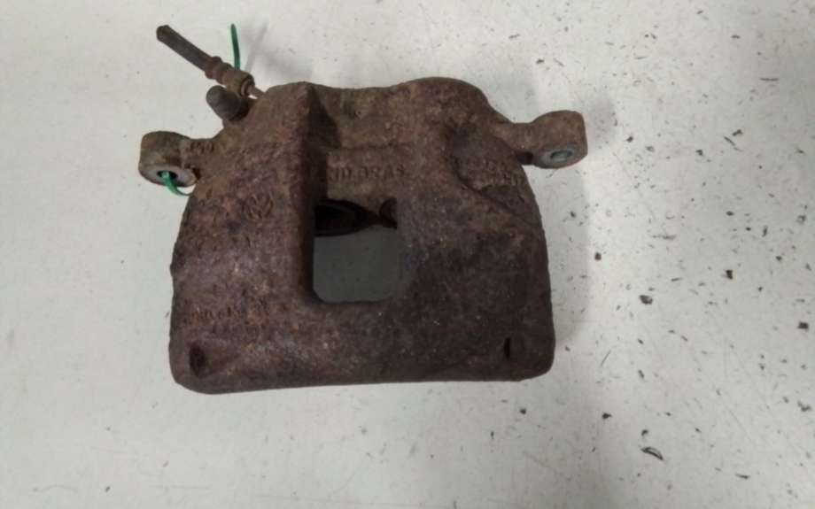 Bremsecaliper høyre foran til VW Amarok 2010-2016 (Type I, Fase 1) (VOLKSWAGEN||2H0 615 124 B)