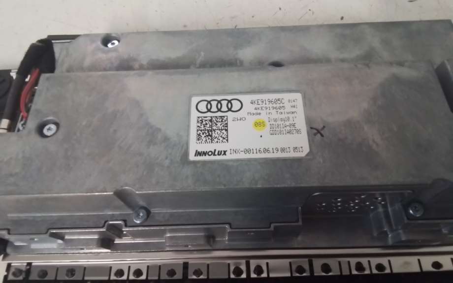 Multimedia display (MCU - Media Controller Unit) til Audi e-tron 2018-->>  (AUDI|4KE 919 605 C|)