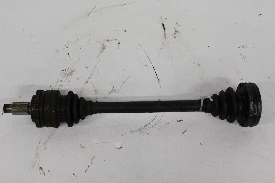 Drivaksel høyre bak til BMW 3-Serie 1983-1993 (E30) (E30) (BMW|33 21 1 225 893|)