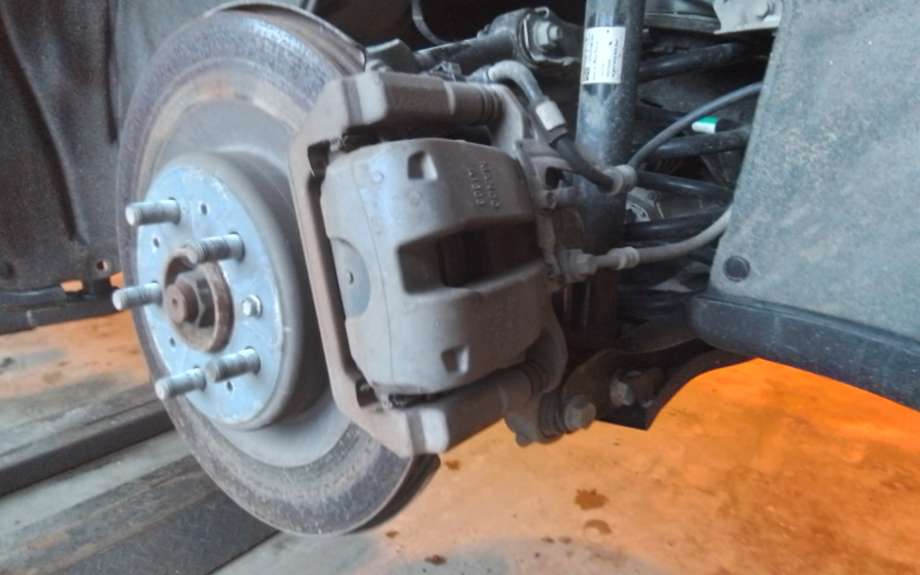 Bremsecaliper brakett til Tesla Model Y, 2021-2024 (Type I)  (TESLA|)