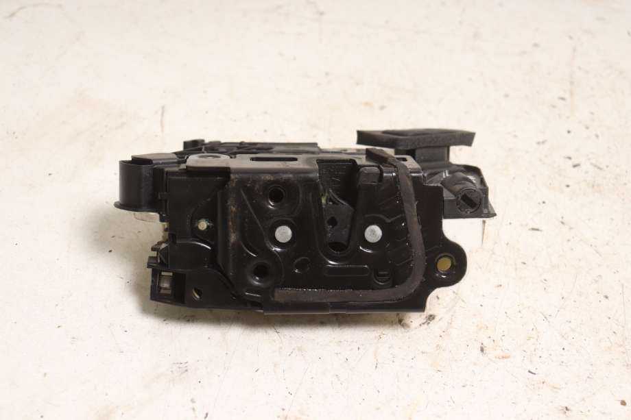 Låsekasse høyre til VW Golf VI 2008-2012  (VOLKSWAGEN|5K1 837 016 H|5K1 837 016 D|)