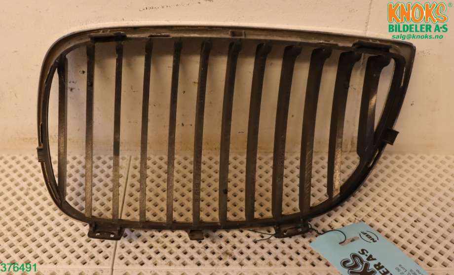 Grill høyre til BMW 1-Serie 2004-2011 (E81/E82/E87/E88) (E81/E82/E87/E88) (BMW|51 71 0 441 920|)