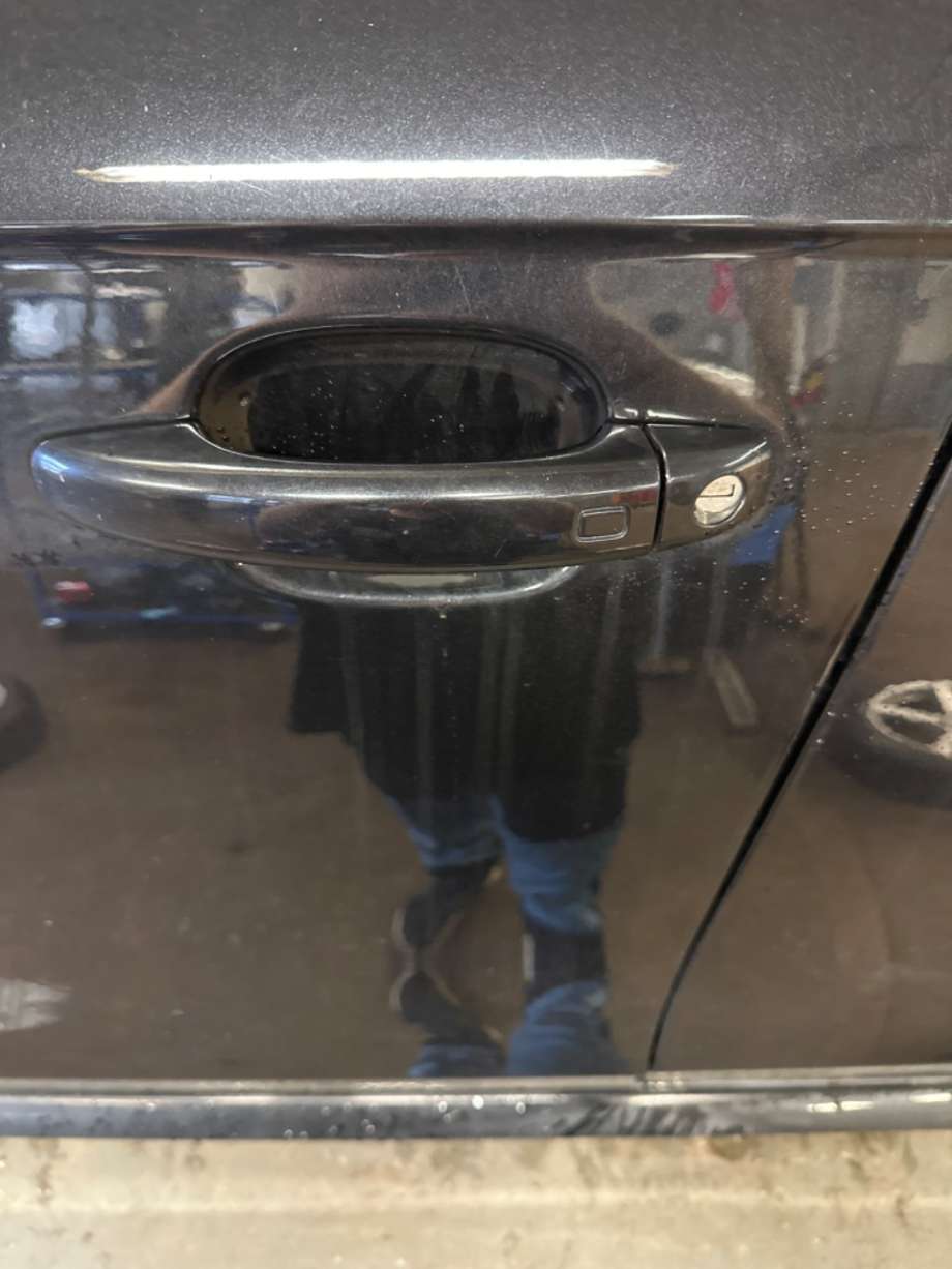 Dørhåndtak utv venstre foran til Audi A4 2007-2014 (Type IV) (B8) (B8) (AUDI|8T0 837 205 A|8T1 837 885 B|)