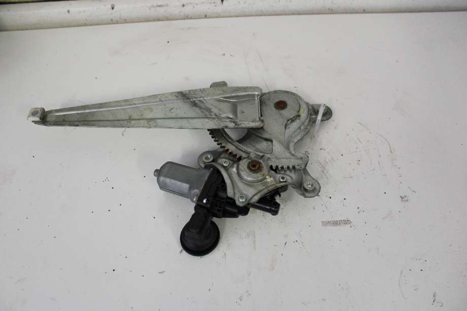 Ruteheis høyre til Toyota RAV4 2009-2013 (Type III, Fase 2)  (TOYOTA|8572035140|)