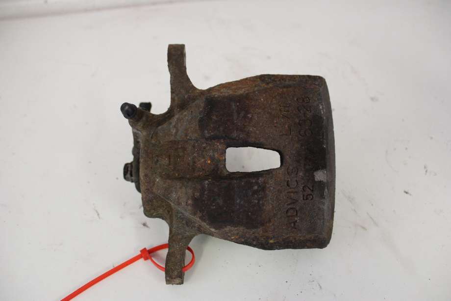 Bremsecaliper venstre foran til Toyota RAV4 2009-2013 (Type III, Fase 2)  (TOYOTA|4775042091|4775042090|)
