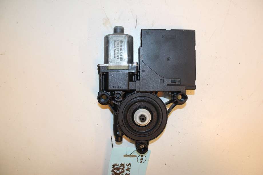 Ruteheis venstre foran til VW Passat 2011-2015 (B7) (B7) (VOLKSWAGEN|3AA 959 701 A|)