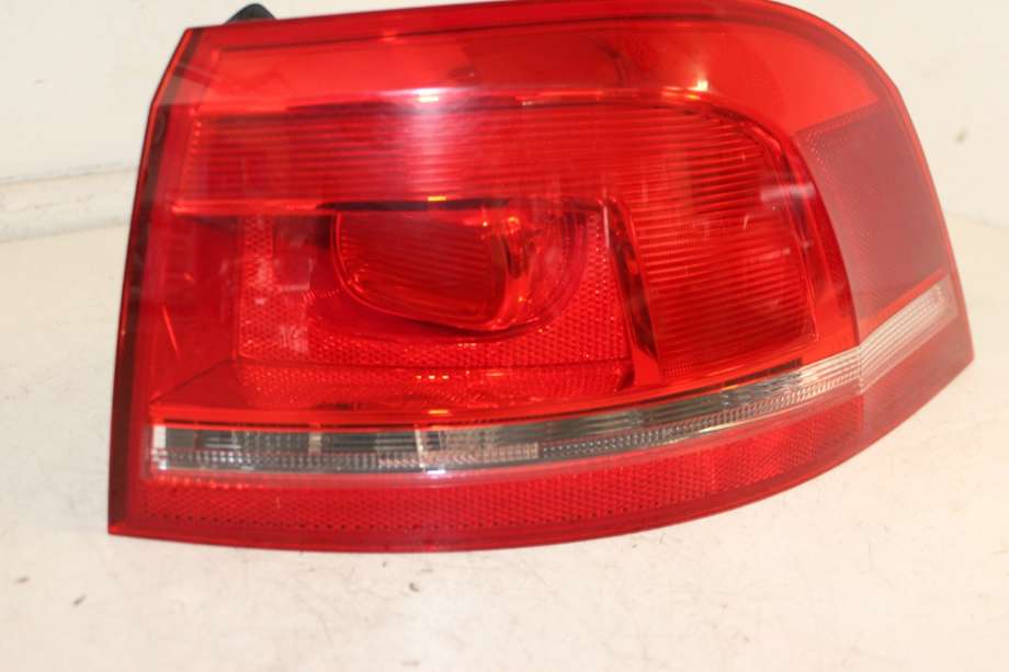 Baklykt høyre til VW Passat 2011-2015 (B7) (B7) (VOLKSWAGEN|3AF 945 096 E|)