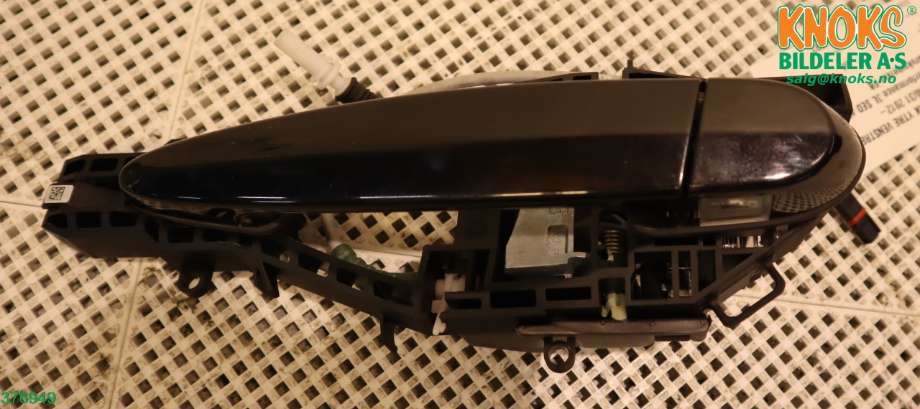 Dørhåndtak utv venstre bak til BMW 3-Serie 2012-2018 (F30/F31/F34) (F30/F31/F34) (BMW|51 21 7 207 561|51 21 7 242 567|)