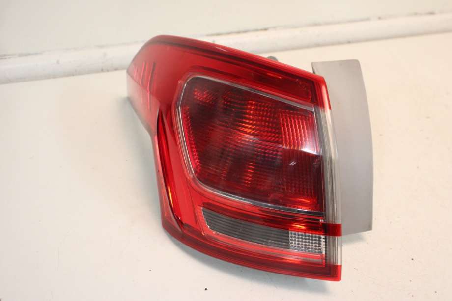 Baklykt venstre til Ford B-Max 2012-2017  (FORD|1806454|)