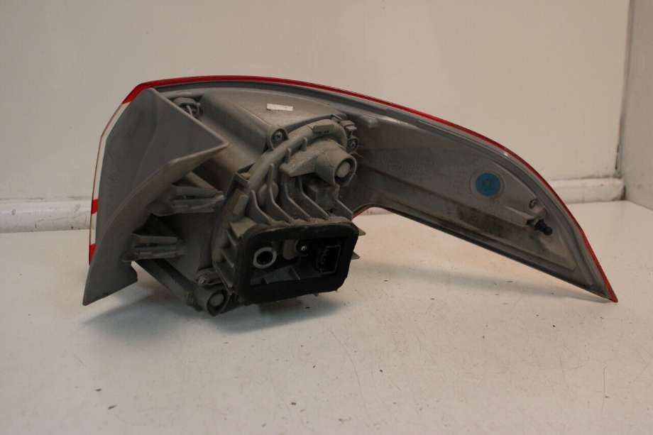 Baklykt venstre til Ford B-Max 2012-2017  (FORD|1806454|)