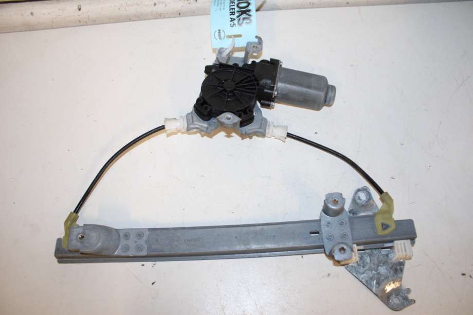 Ruteheis høyre til Nissan Qashqai 2007-2010 (Type I, Fase 1)  (NISSAN|82700JD400|82700JD40A|)
