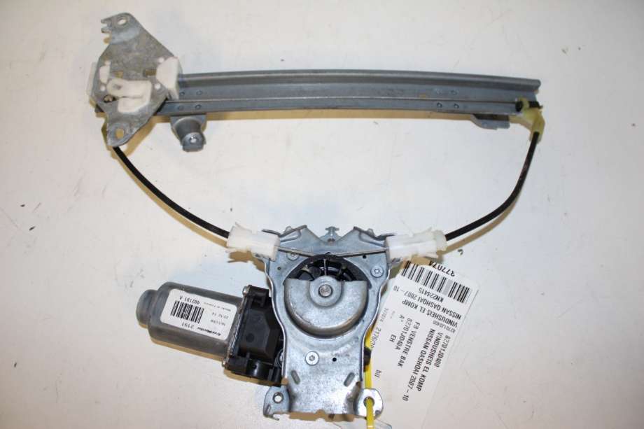 Ruteheis venstre til Nissan Qashqai 2007-2010 (Type I, Fase 1)  (NISSAN|82701JD400|82701JD40A|)