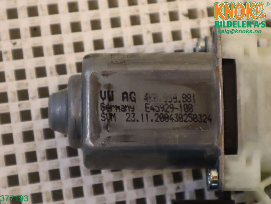 Ruteheis høyre til VW ID.4 2020-->> (VOLKSWAGEN|4K0 959 881|)