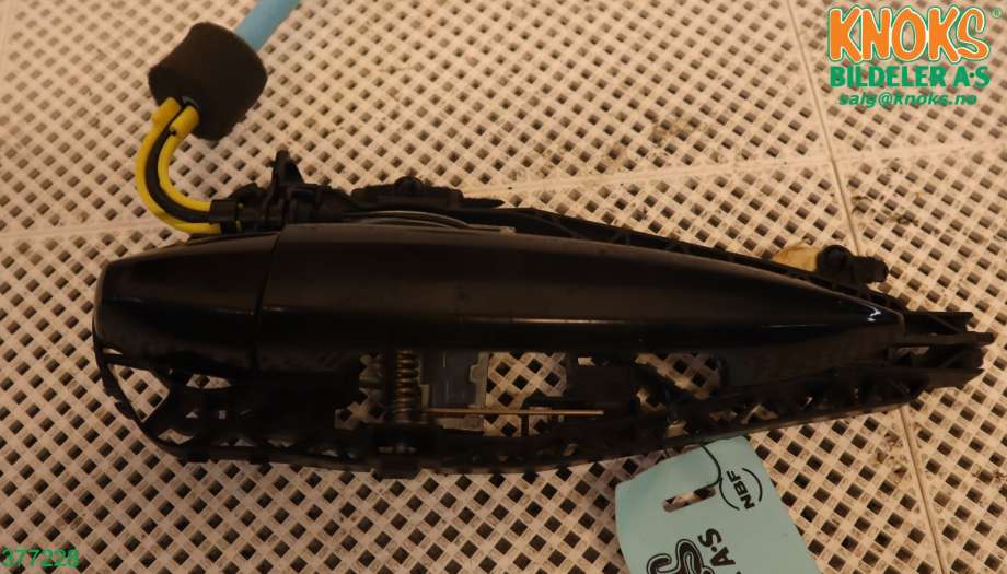 Dørhåndtak utv venstre bak til BMW 2-Serie, Active/Gran Tourer 2014-->> (F45/F46) (F45/F46) (BMW|51 21 7 396 305|51 21 7 401 209|)