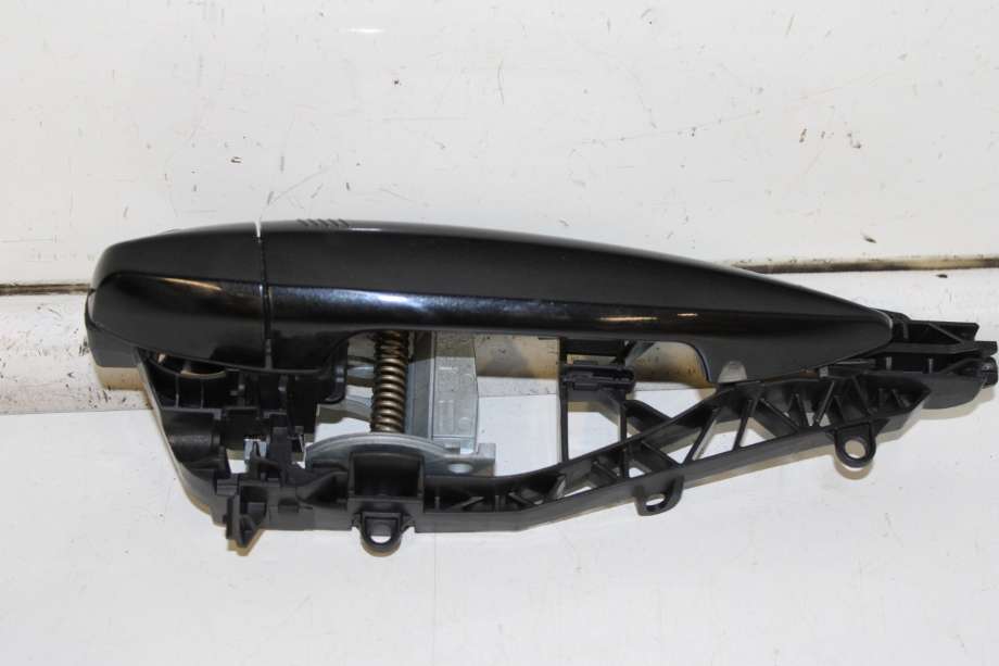 Dørhåndtak utv høyre foran til BMW 2-Serie, Active/Gran Tourer 2014-->> (F45/F46) (F45/F46) (BMW|51 21 7 433 844|51 21 7 401 212|)