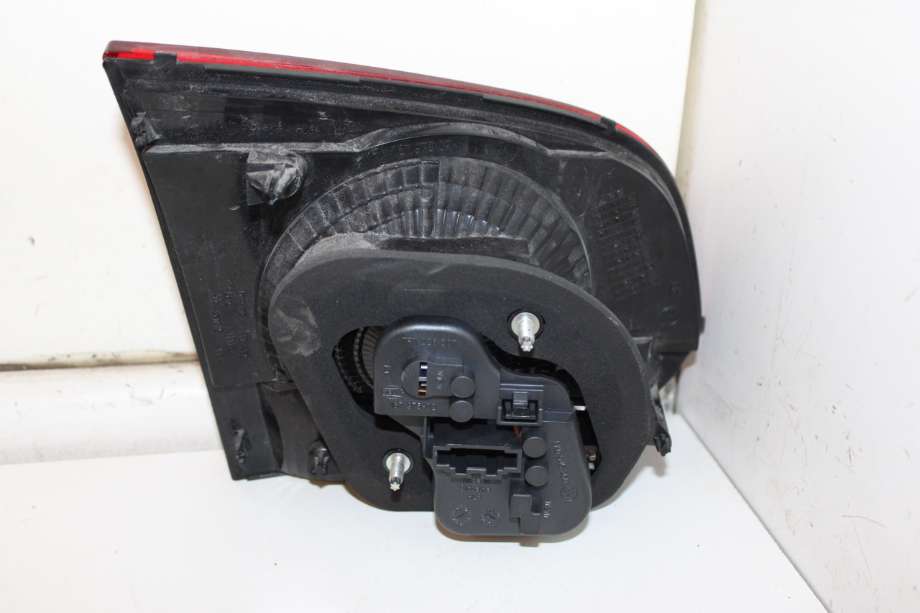 Baklykt høyre indre til VW Golf VI 2008-2012 (VOLKSWAGEN|5K0 945 094 AA|)