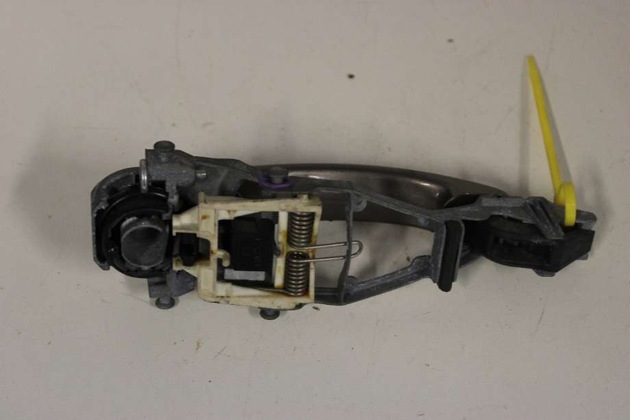 Dørhåndtak utv venstre bak til VW Golf, Plus/Cross 2009-2013 (Fase 2) (VOLKSWAGEN|1K5 837 205|1K0 837 885 A|)