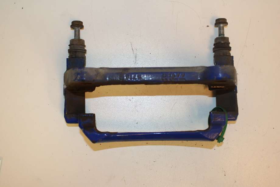Bremsecaliper brakett til VW Passat 2015-2019 (Fase 1) (B8) (B8) (VOLKSWAGEN|5G0 615 126 B|)