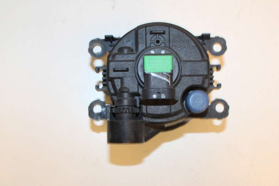 Tåkelykt høyre foran til Land Rover Freelander 2007-2014 (Type II)  (LAND-ROVER|89210622|6H5215K201AA|)