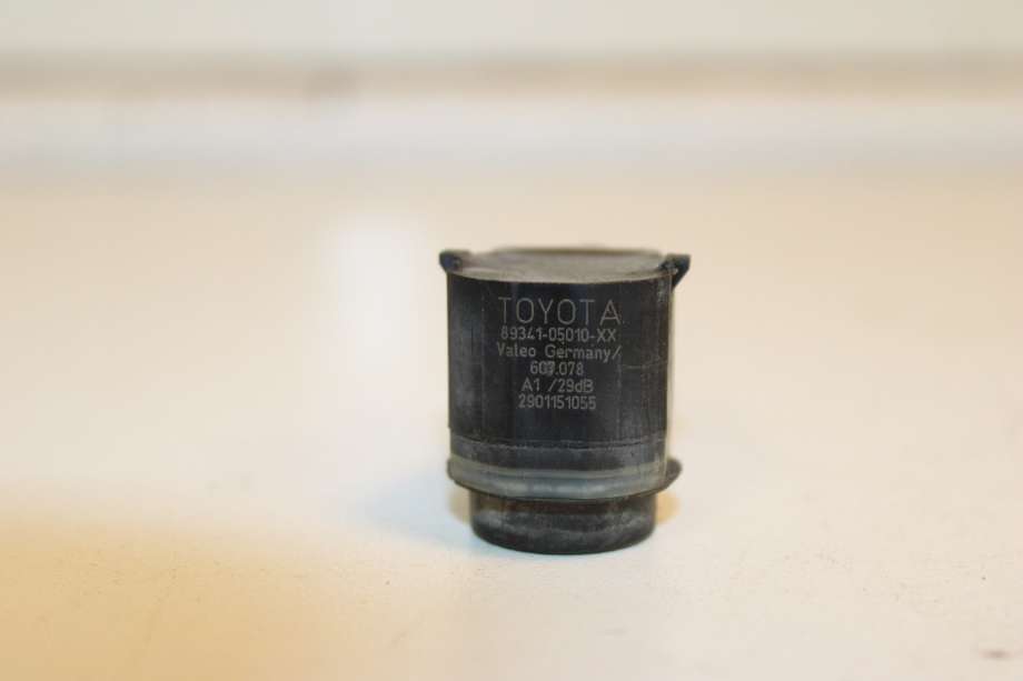 Parkeringssensor foran til Toyota Auris 2015-2019 (Type II, Fase 2)  (TOYOTA|8934105010C0|)