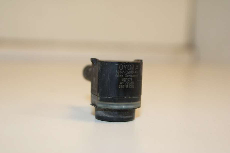 Parkeringssensor foran til Toyota Auris 2015-2019 (Type II, Fase 2)  (TOYOTA|8934105010C0|)