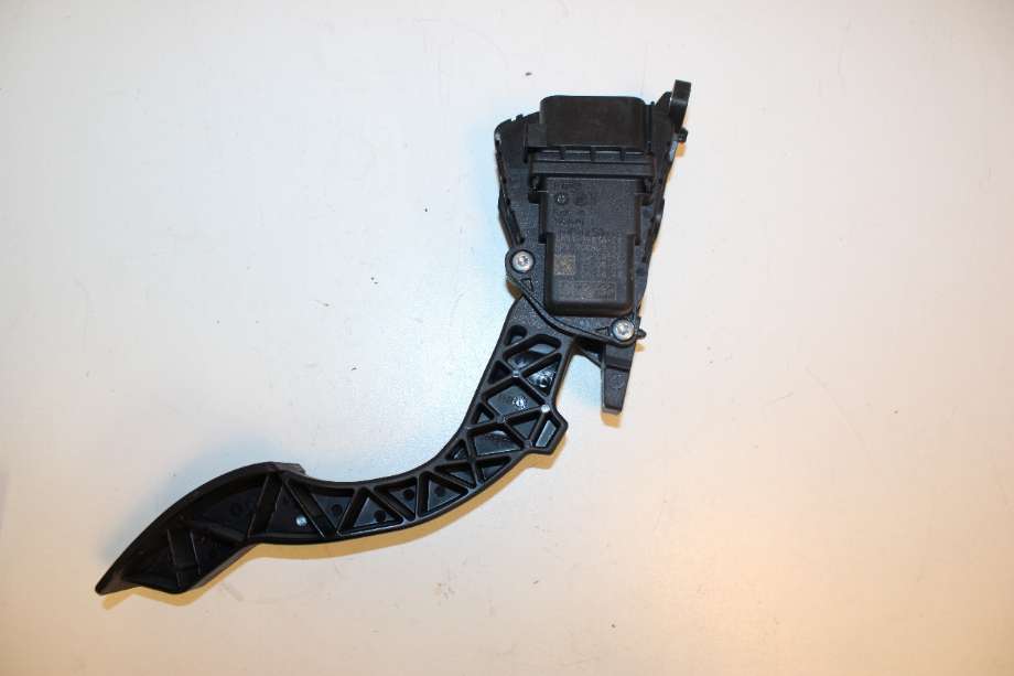 Pedal gass til Volvo V50 2007-2012 (Fase 2) (VOLVO|4M519F836CK|)