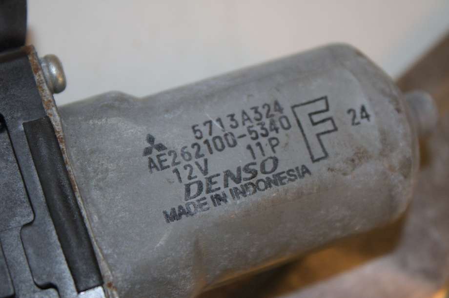 Ruteheis venstre bak til Mitsubishi Space Star 2013-->> (Type II)  (MITSUBISHI|5713A324|)