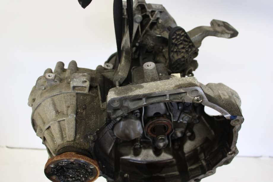 Girkasse manuell til VW Caddy 2015-2020 (Type III, Fase 3) (VOLKSWAGEN|0A4 300 052 A|)