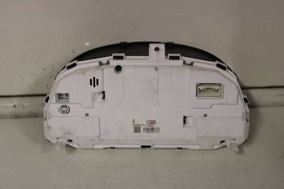 Instrumentpanel til Mitsubishi Outlander 2012-2015 (Type III, Fase 1)  (MITSUBISHI|8100B895|)