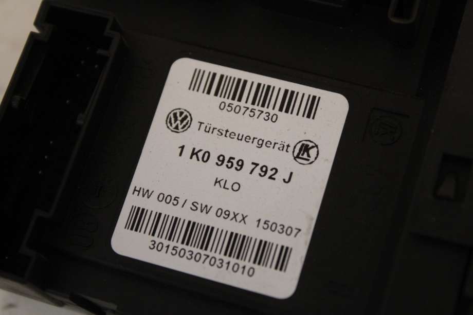 Ruteheis høyre foran til VW Touran 2007-2010 (Type I, Fase 2) (VOLKSWAGEN|1T0 959 702 S|)