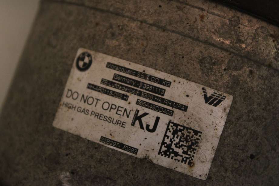 Støtdemper bak til BMW i4 2021-->> (G26) (G26) (BMW|37 10 5 A49 DD4|)