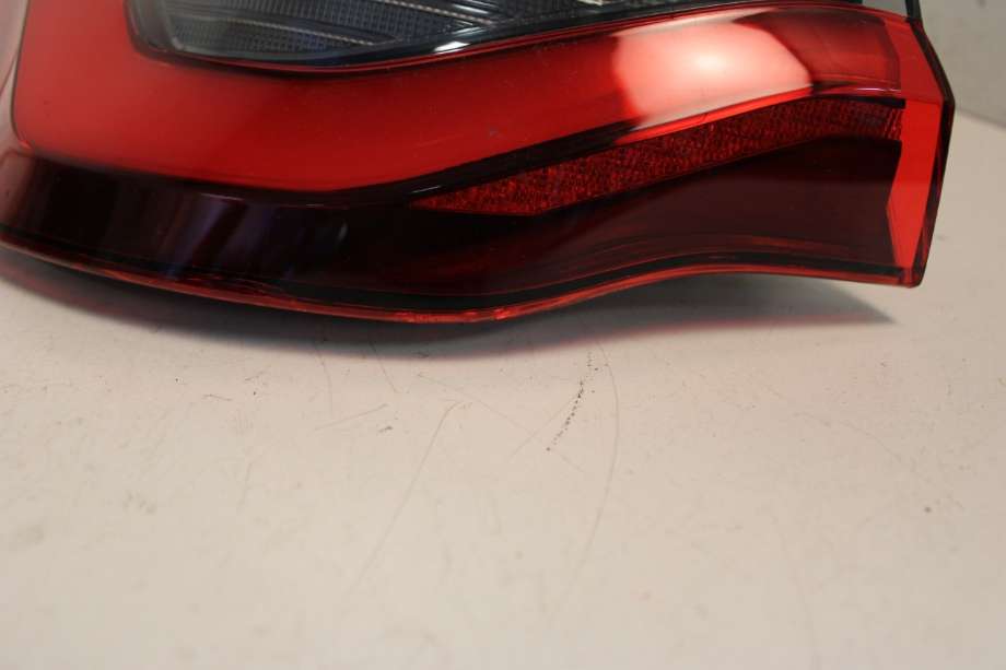Baklykt venstre til BMW i4 2021-->> (G26) (G26) (BMW|63 21 7 477 603|)